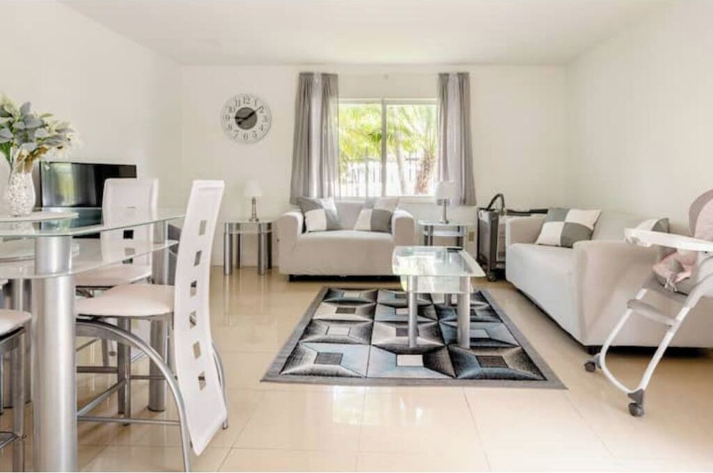 Photo of Livingroom in Riverside Park