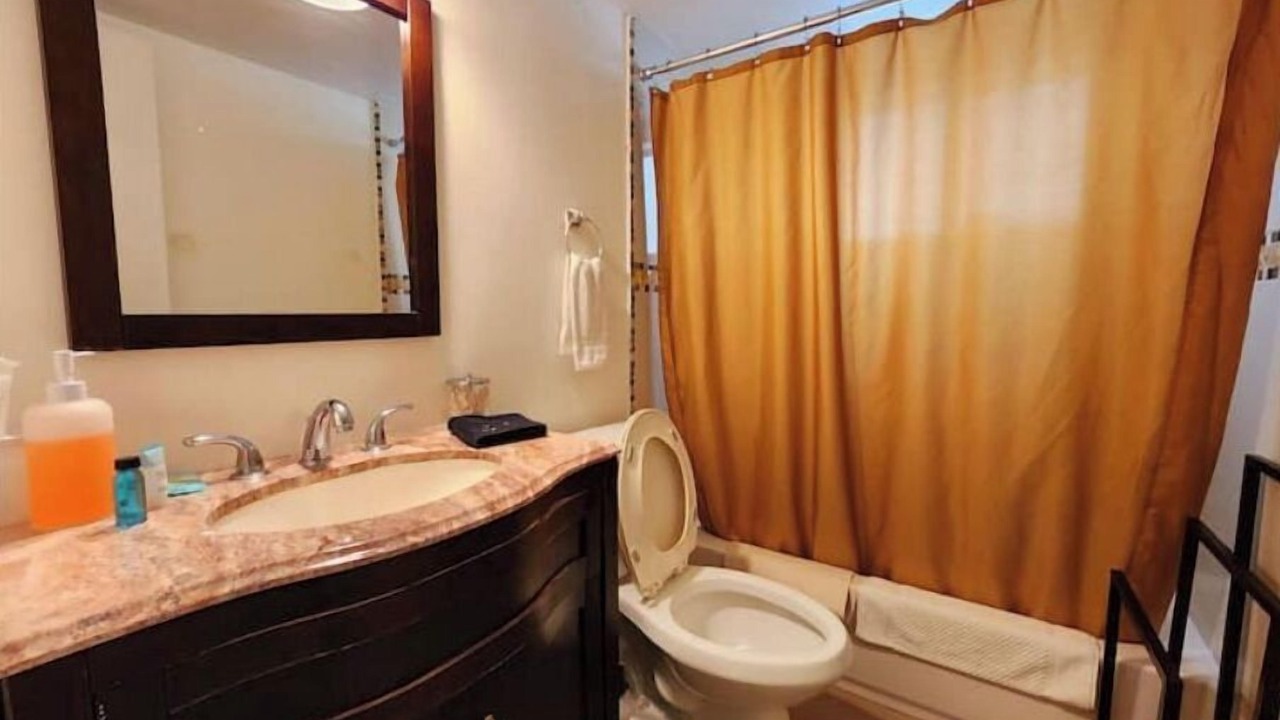 Photo of Bathroom in Riverside Park