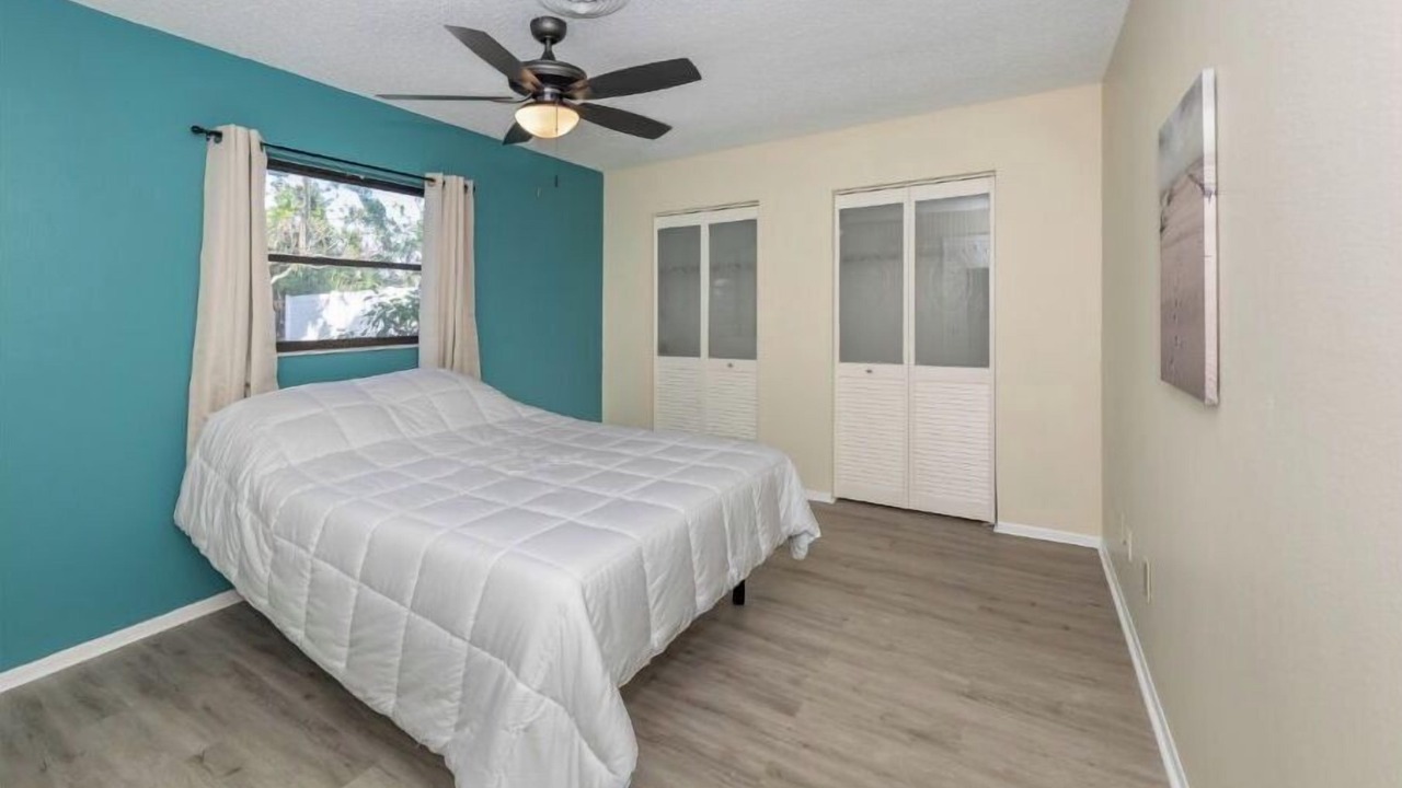 Photo of Bedroom in Venice Gardens