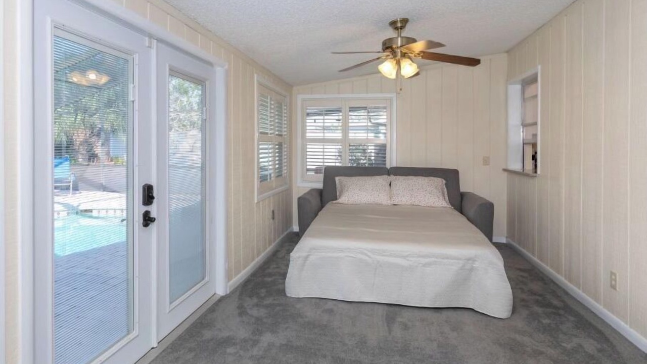 Photo of Bedroom in Venice Gardens