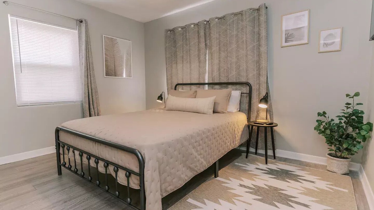 Photo of Bedroom in Murray Hill