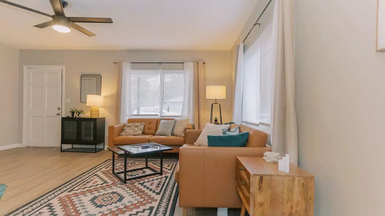 Photo of Livingroom in Murray Hill