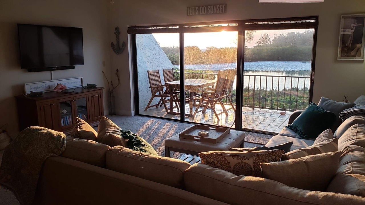 Photo of Livingroom in Longbeach Village