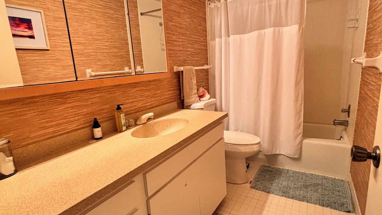 Photo of Bathroom in Longbeach Village