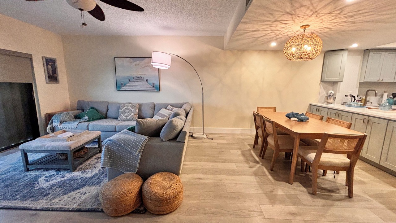 Photo of Livingroom in Longbeach Village