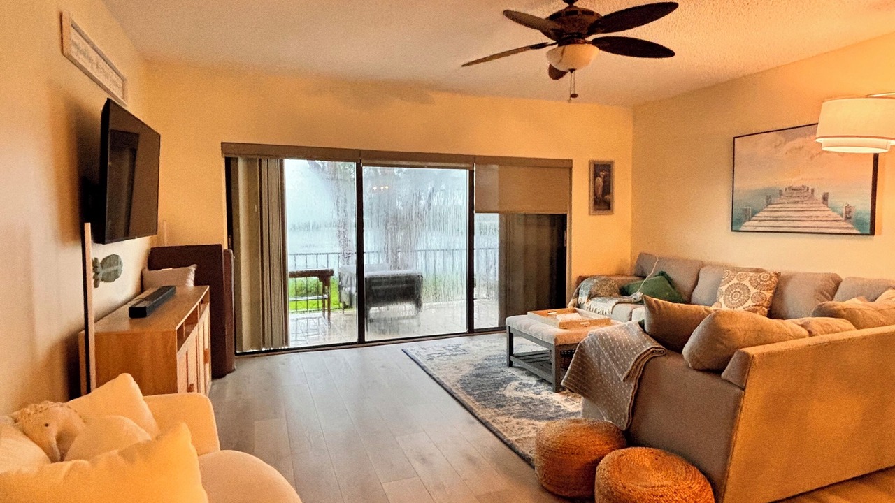 Photo of Livingroom in Longbeach Village