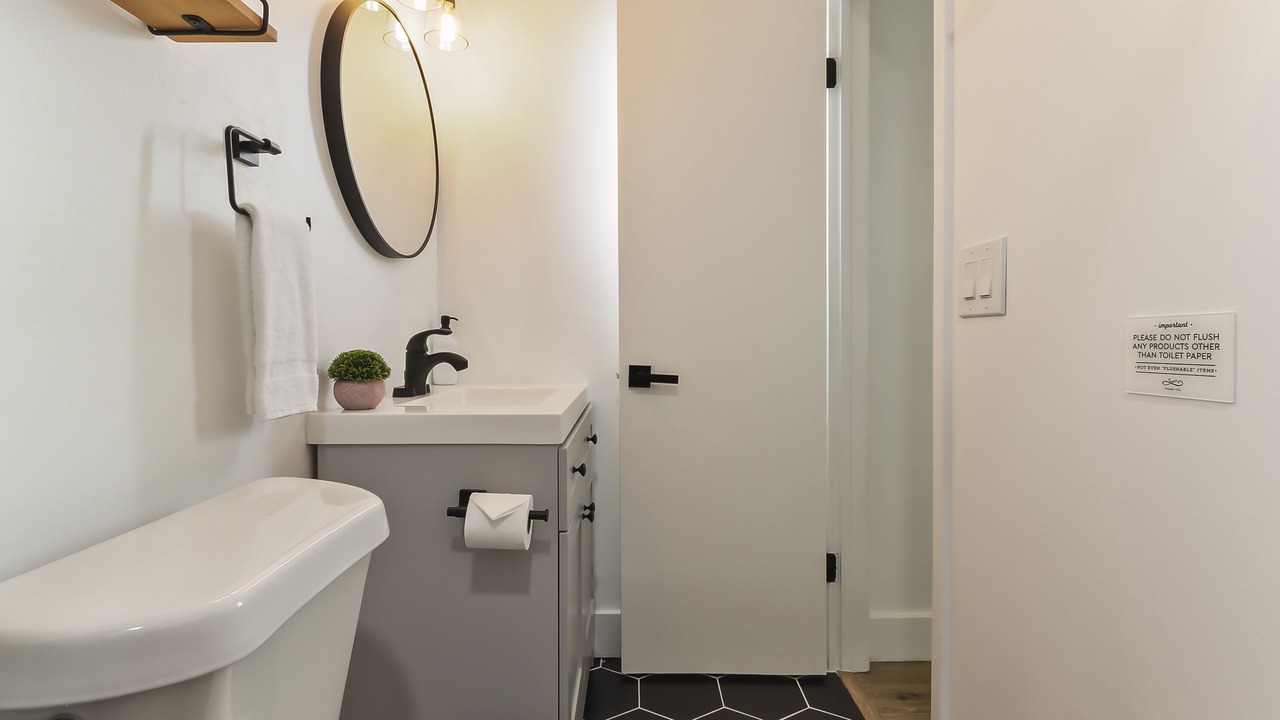 Photo of Bathroom in Port Tampa City