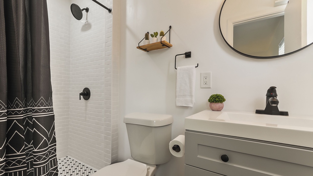 Photo of Bathroom in Port Tampa City