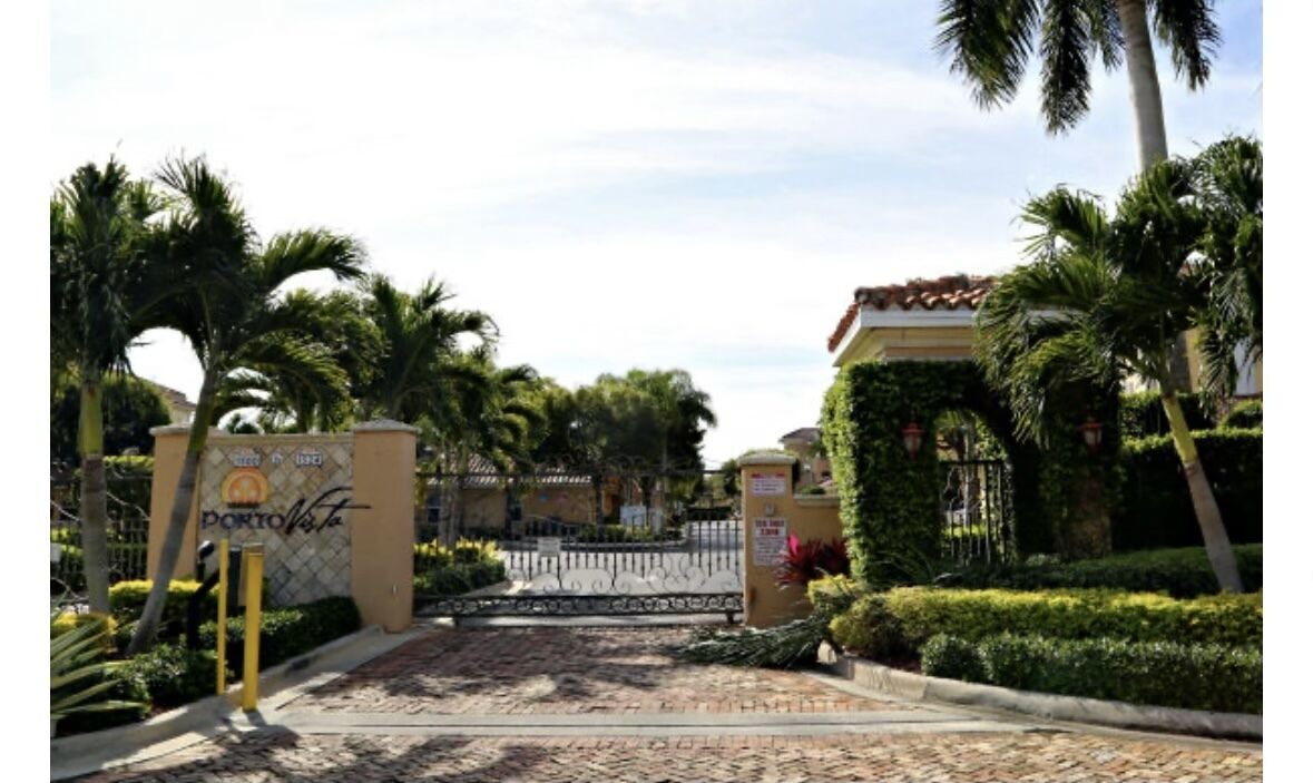 Photo of Outdoor in Pelican