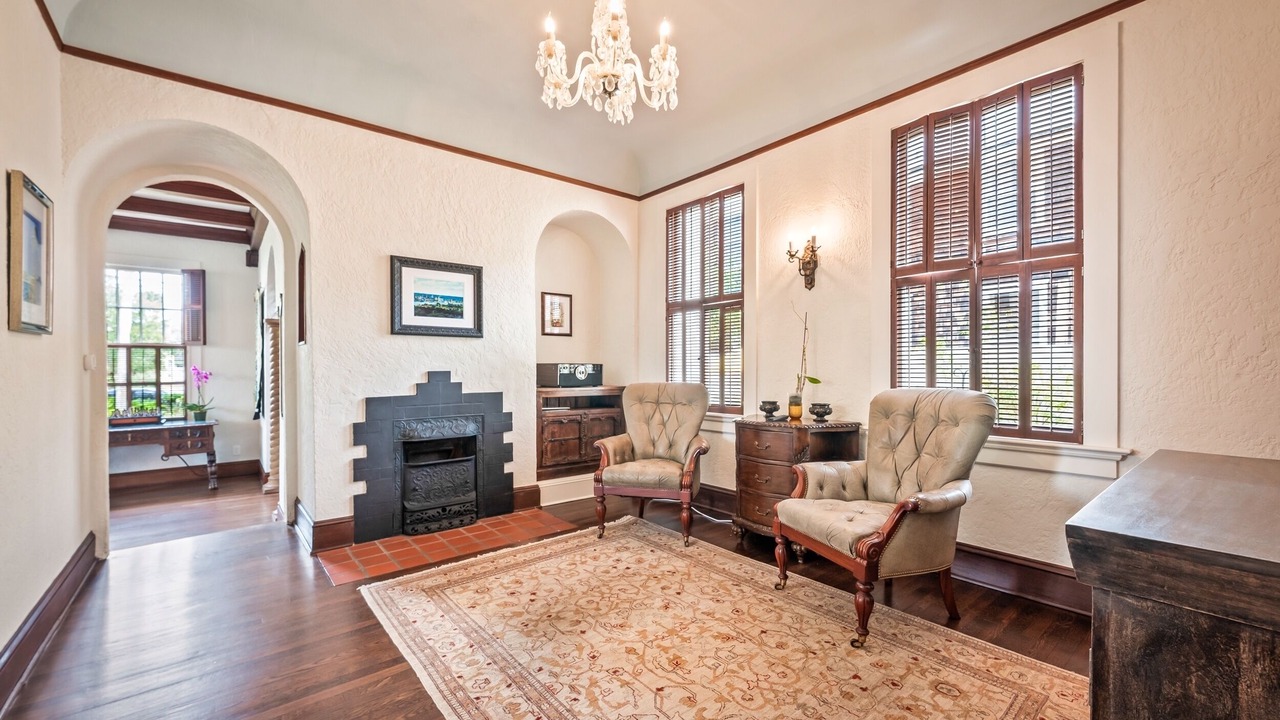 Photo of Bedroom in Downtown Historic District