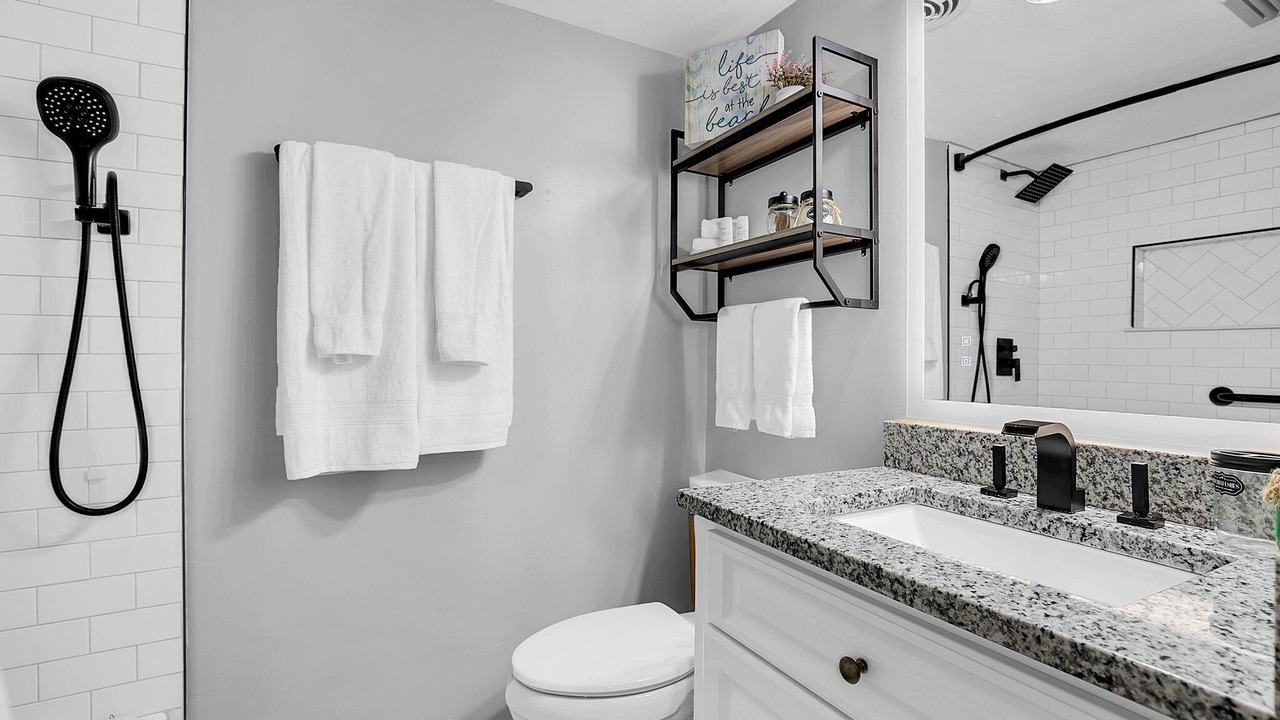 Photo of Bathroom in Boardwalk