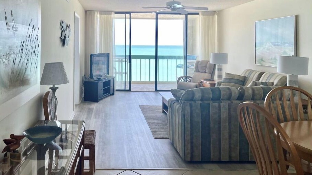 Photo of Livingroom in Hutchinson Island South