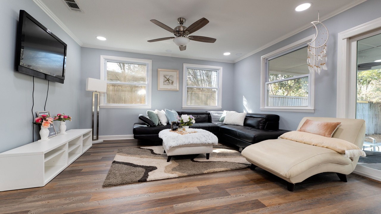 Photo of Livingroom in Jacksonville