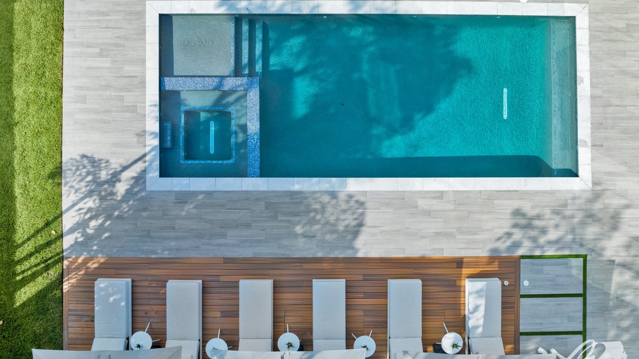 Photo of Outdoor in North Miami Beach