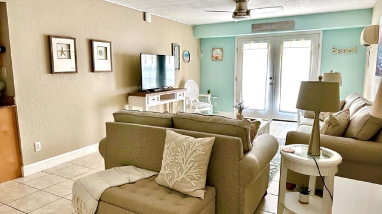 Photo of Livingroom in Redington Beach