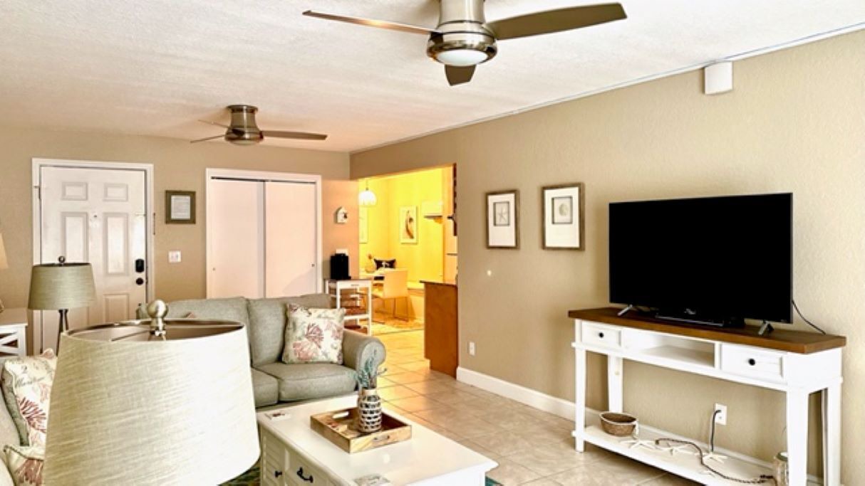 Photo of Livingroom in Redington Beach