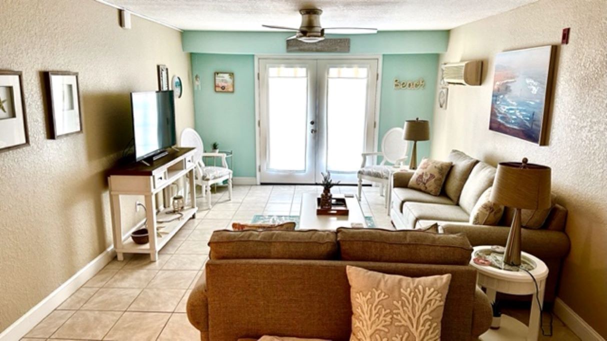 Photo of Livingroom in Redington Beach