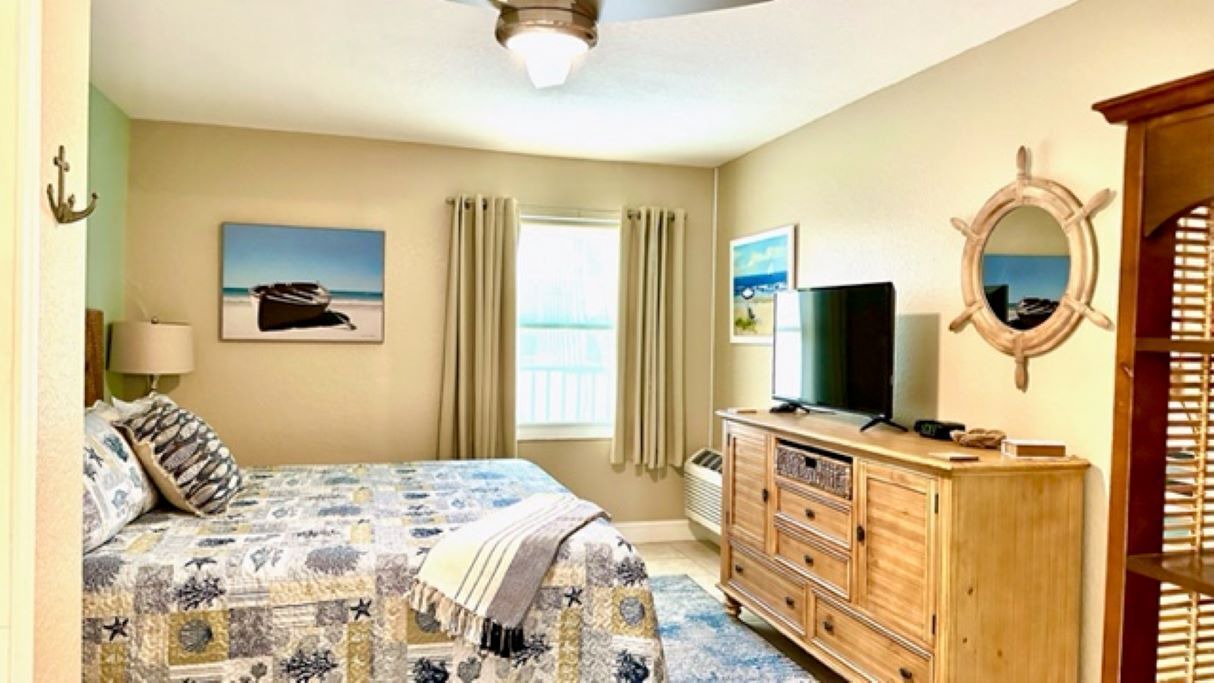 Photo of Bedroom in Redington Beach