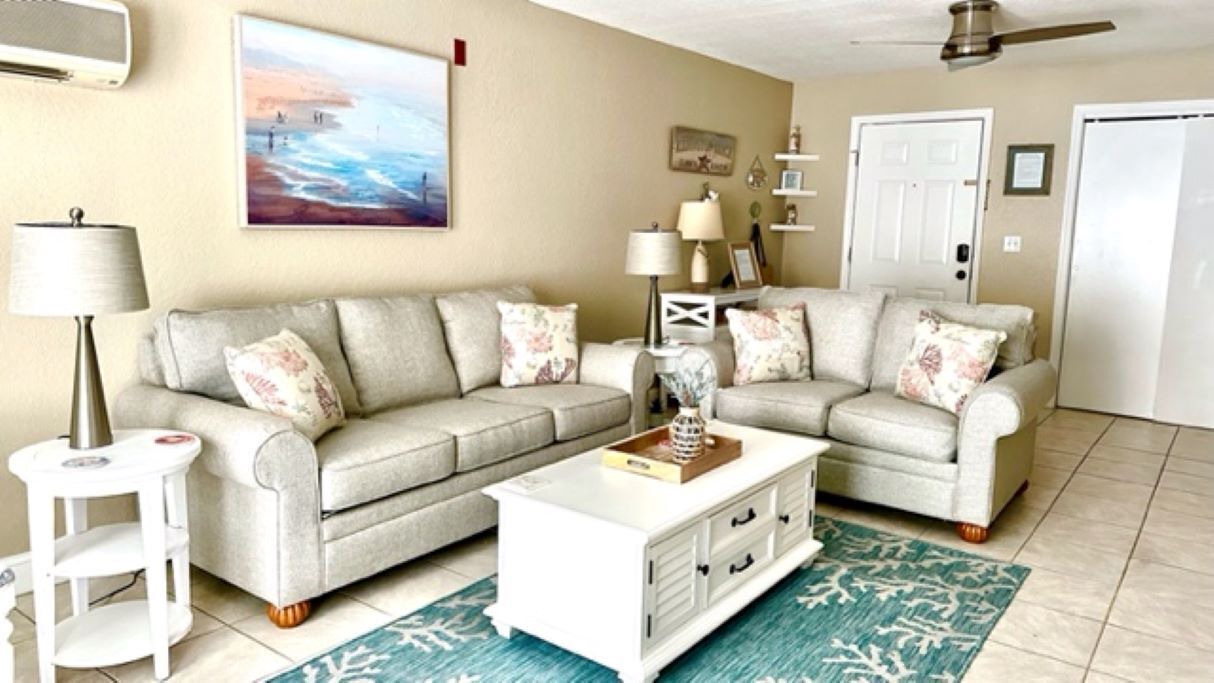 Photo of Livingroom in Redington Beach