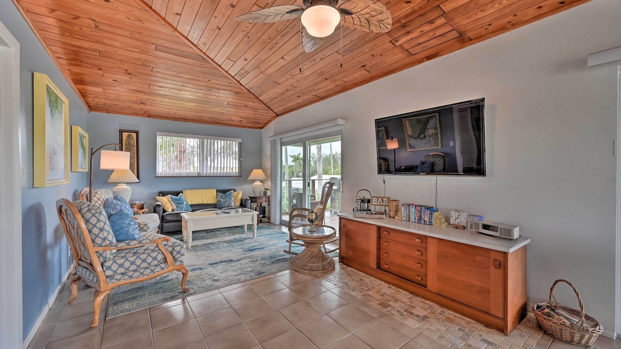 Photo of Livingroom in Everglades City