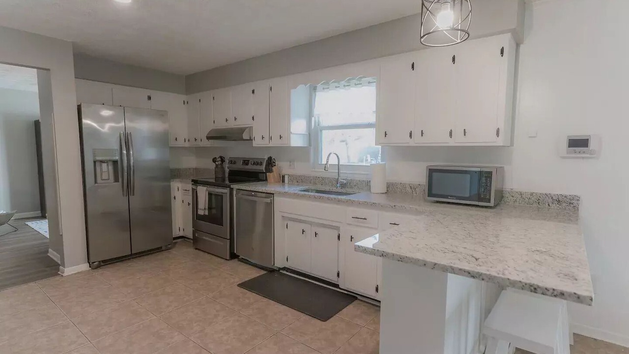 Photo of Kitchen in Sandalwood
