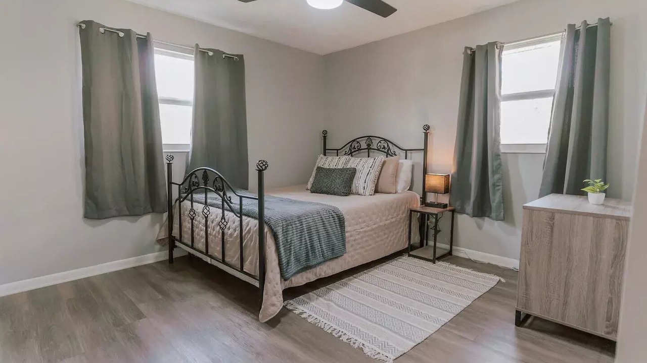 Photo of Bedroom in Sandalwood
