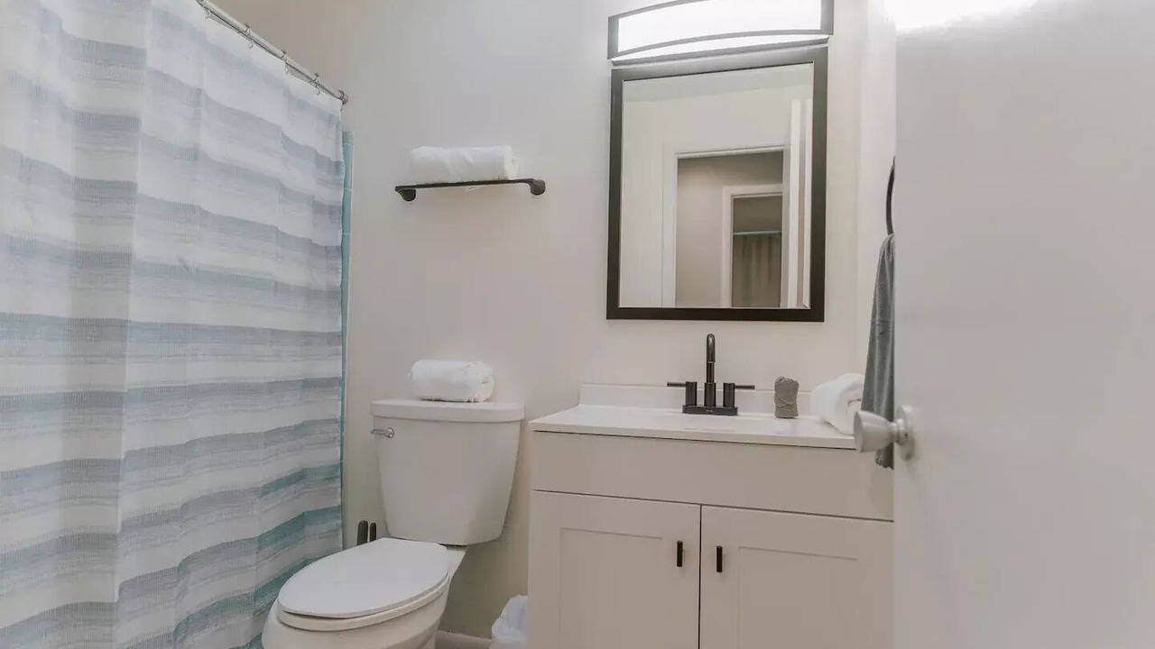 Photo of Bathroom in Sandalwood