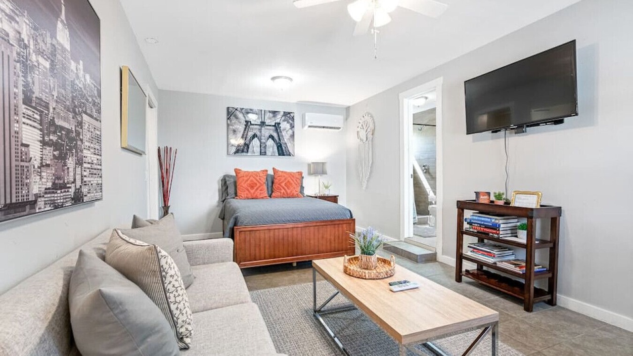 Photo of Livingroom in Oakford Park
