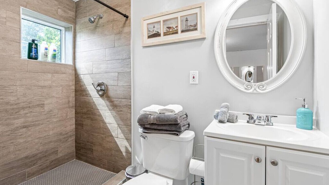 Photo of Bathroom in Oakford Park