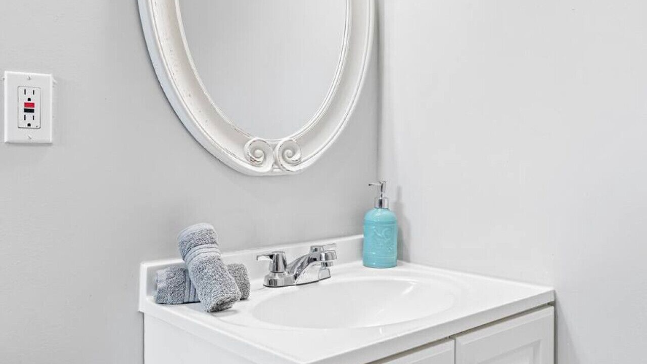 Photo of Bathroom in Oakford Park