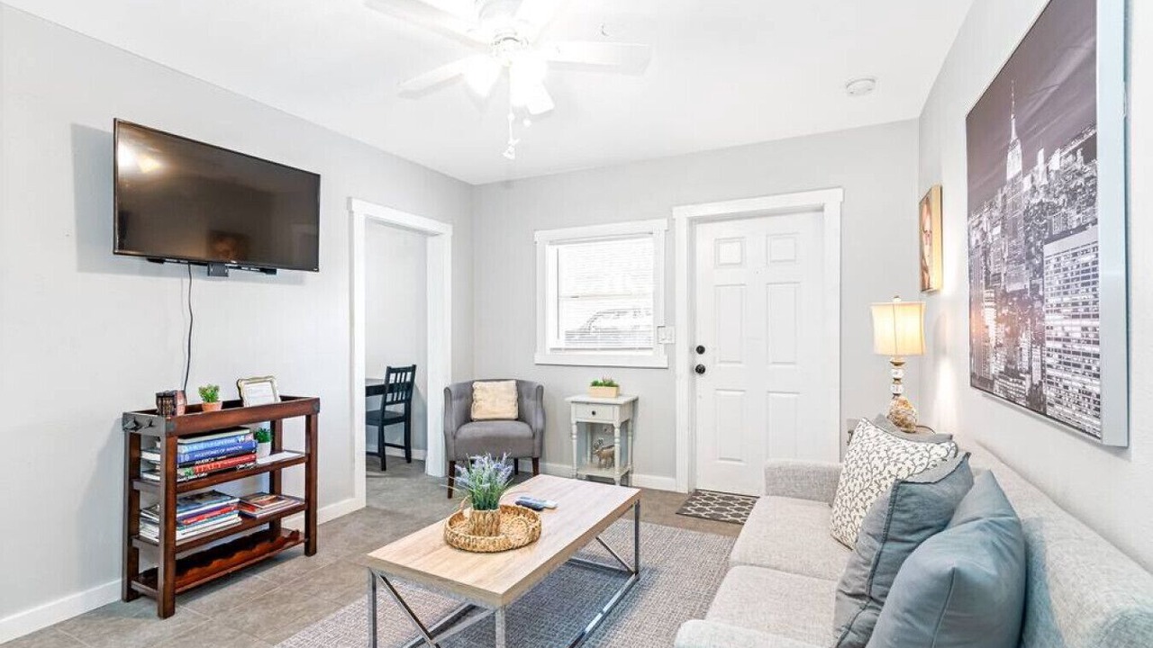 Photo of Livingroom in Oakford Park