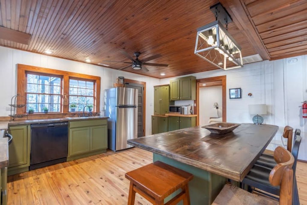 Photo of Kitchen in Rocky Bottom