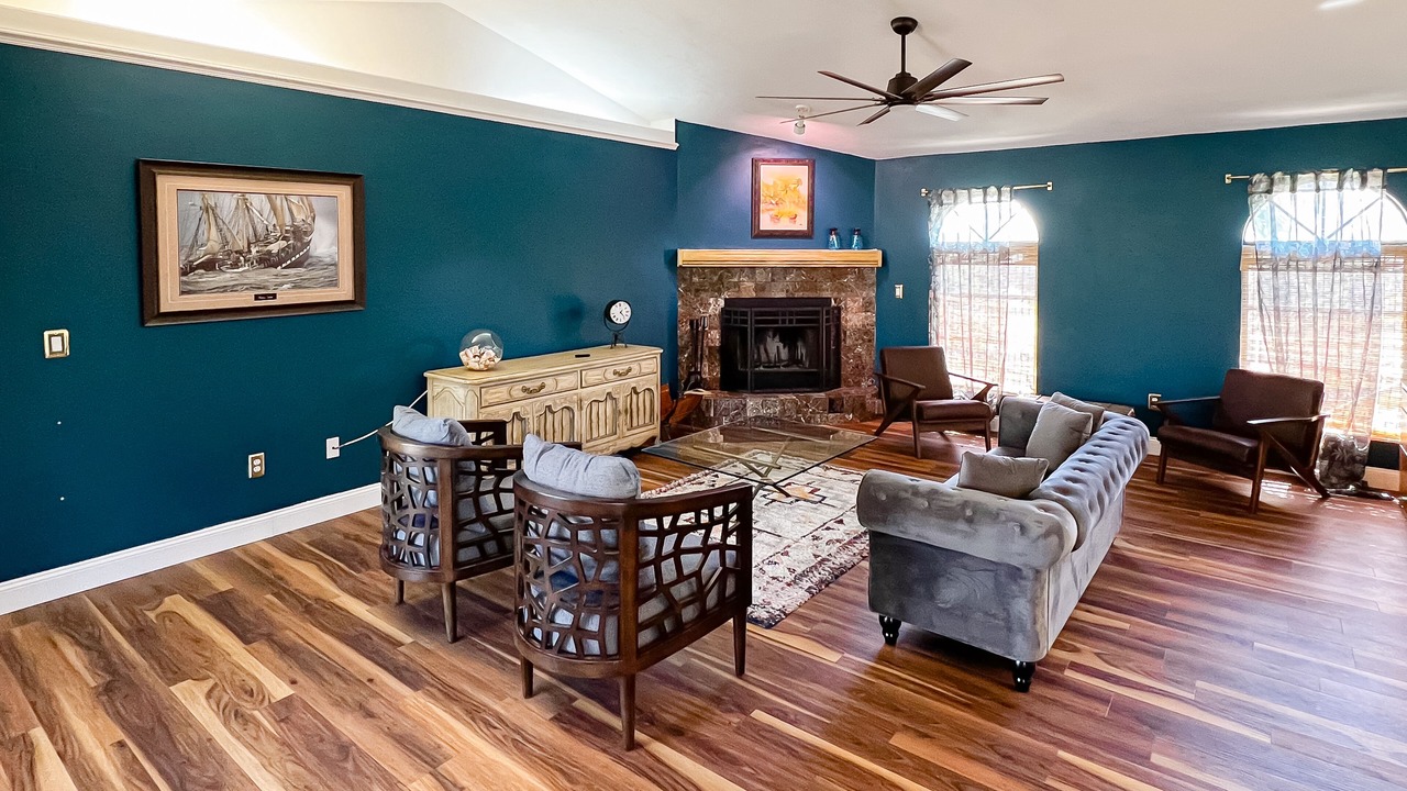 Photo of Livingroom in Dinkins Bayou