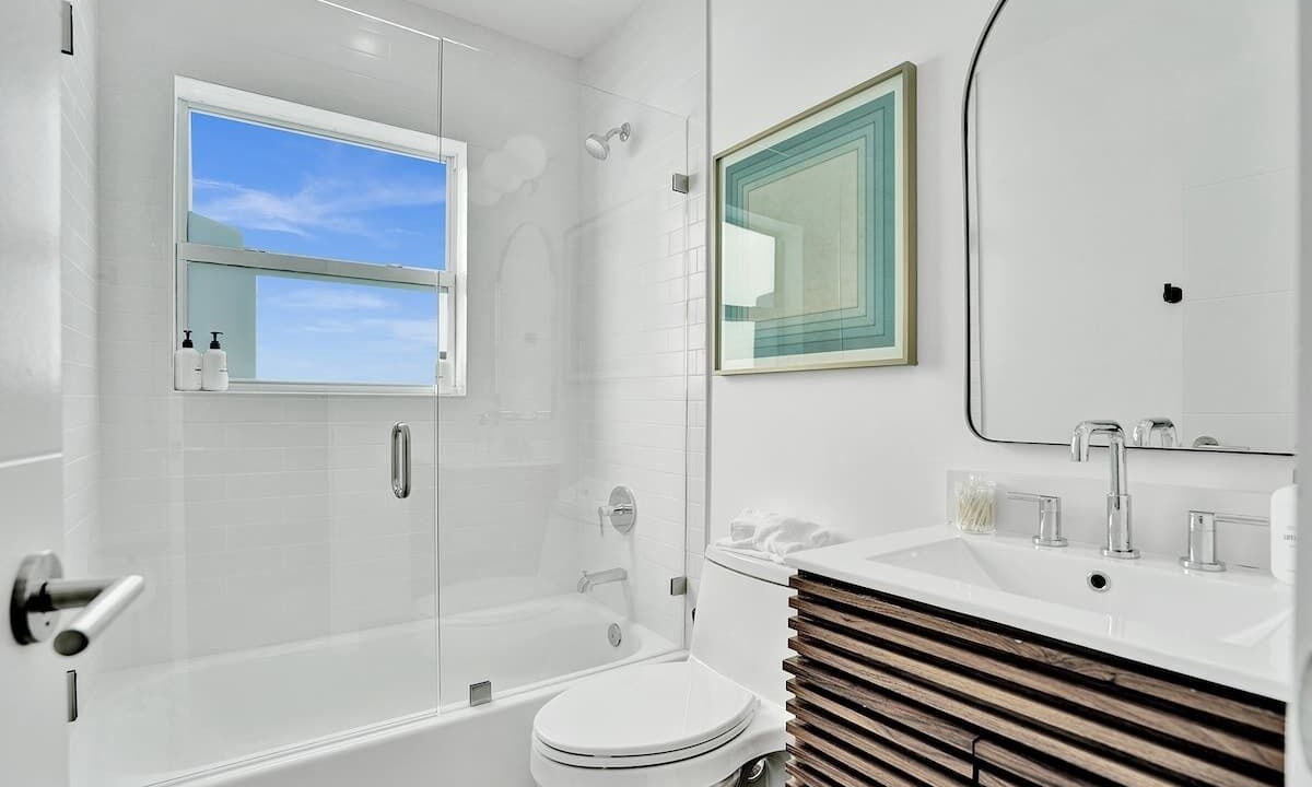 Photo of Bathroom in Lake Ridge