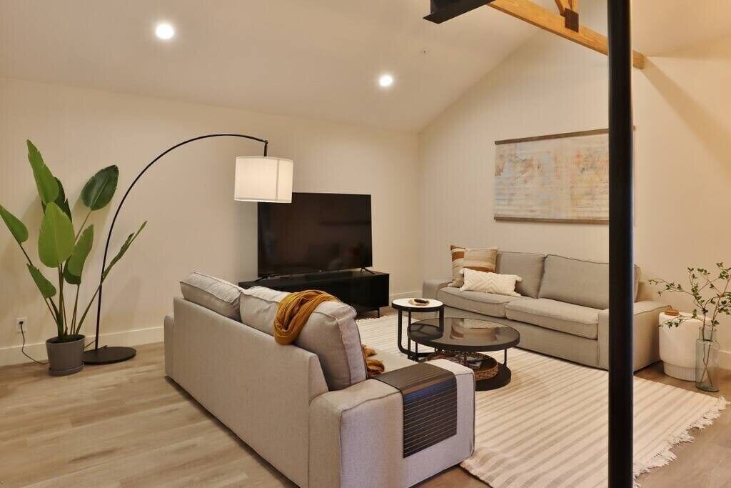 Photo of Livingroom in Downtown Jacksonville