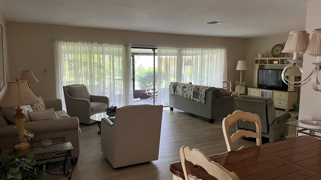 Photo of Livingroom in Palm River Estates