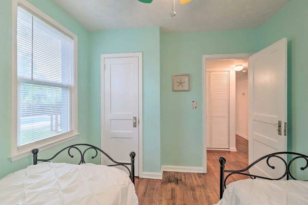 Photo of Bedroom in Lake Forest
