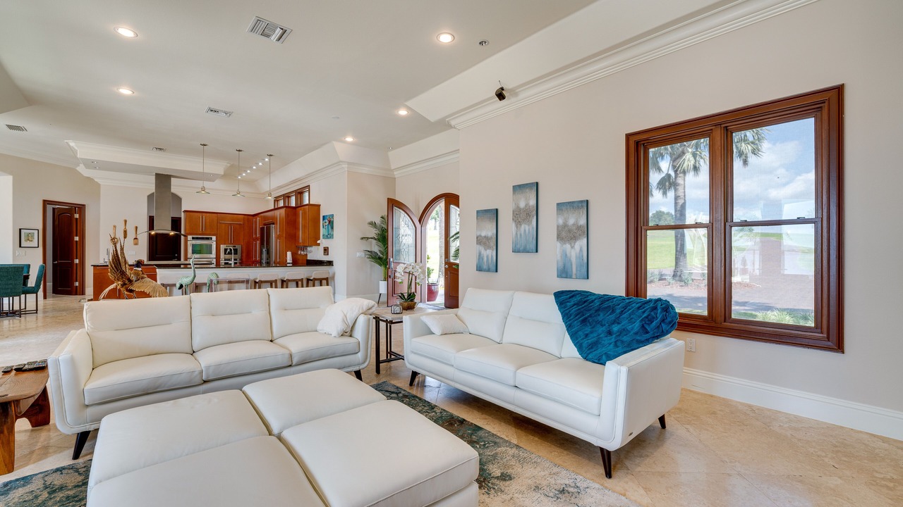 Photo of Livingroom in Groveland