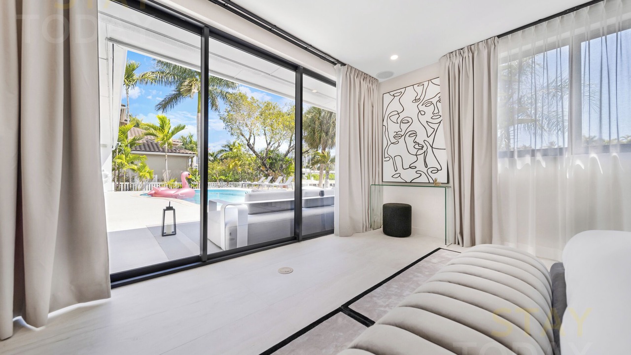 Photo of Bedroom in Hallandale Beach