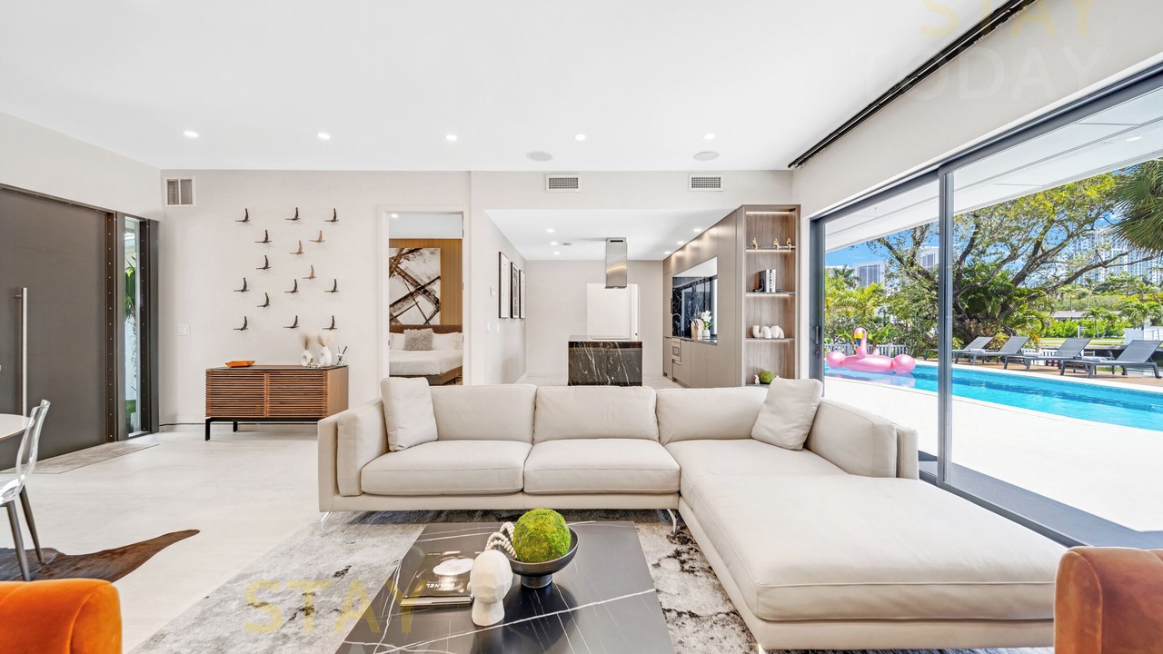 Photo of Livingroom in Hallandale Beach