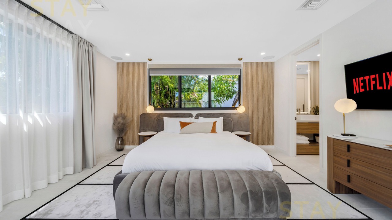 Photo of Bedroom in Hallandale Beach