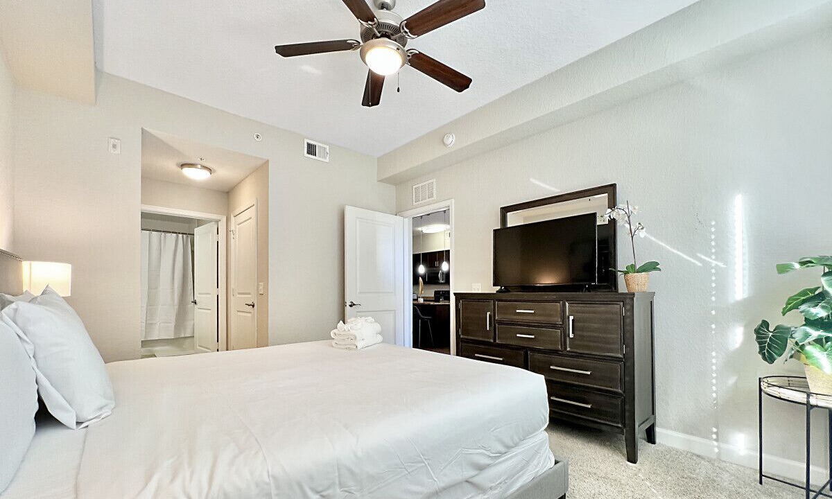 Photo of Bedroom in Carver City - Lincoln Gardens