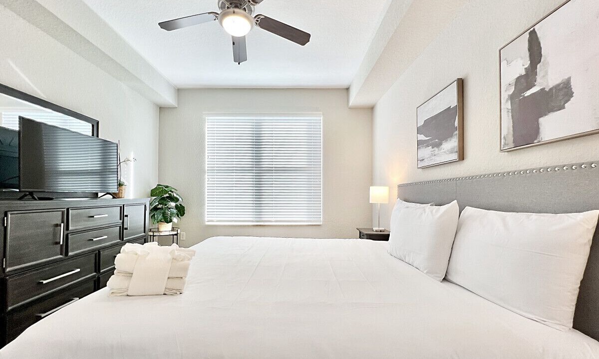 Photo of Bedroom in Carver City - Lincoln Gardens