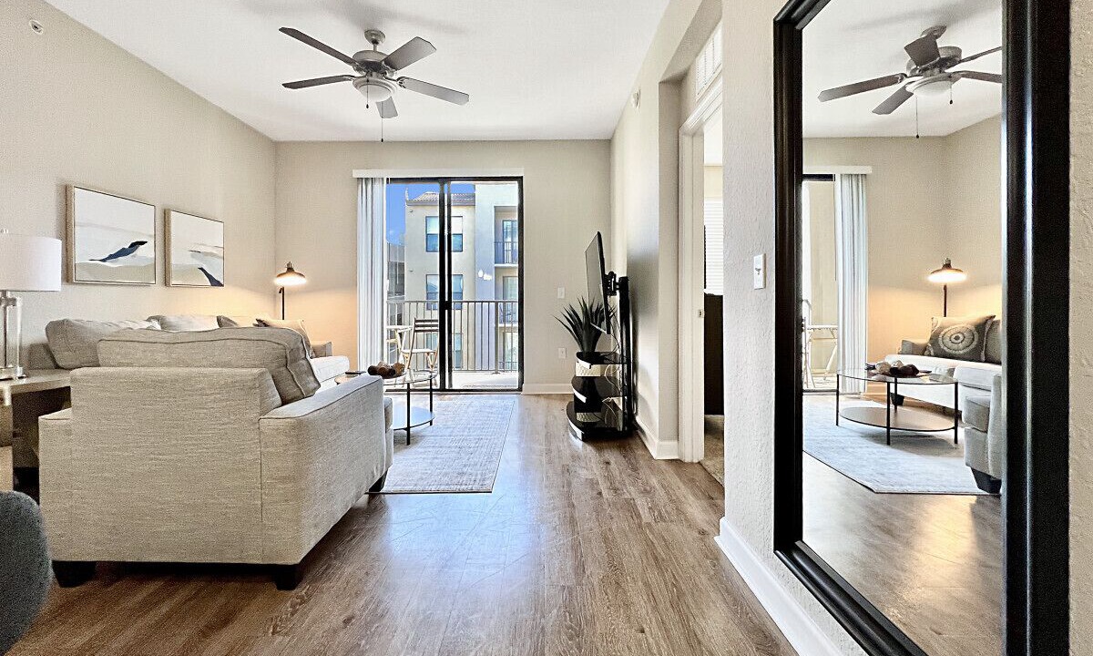 Photo of Livingroom in Carver City - Lincoln Gardens