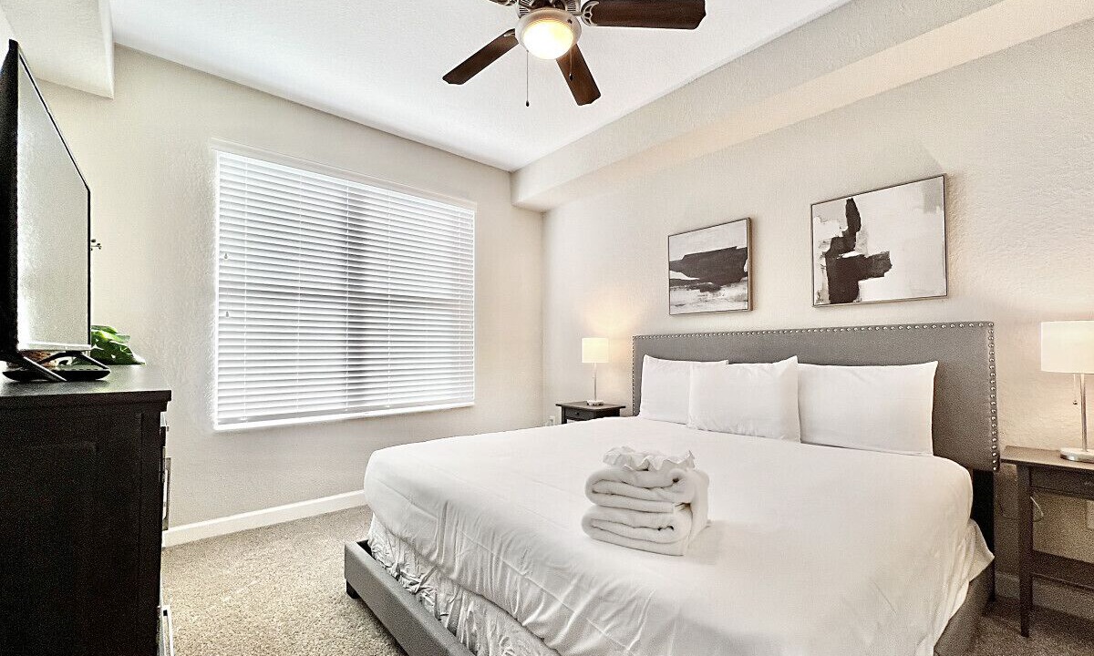 Photo of Bedroom in Carver City - Lincoln Gardens