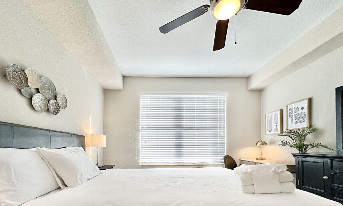 Photo of Bedroom in Carver City - Lincoln Gardens