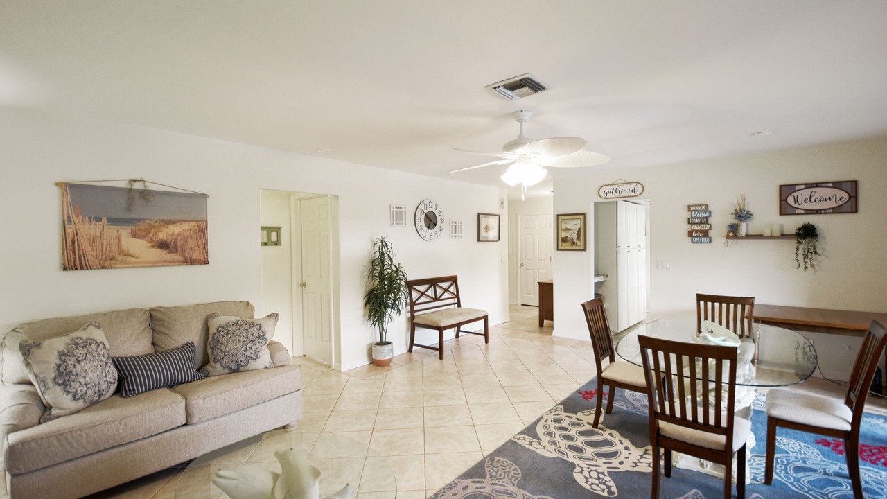 Photo of Livingroom in Fort Myers Shores