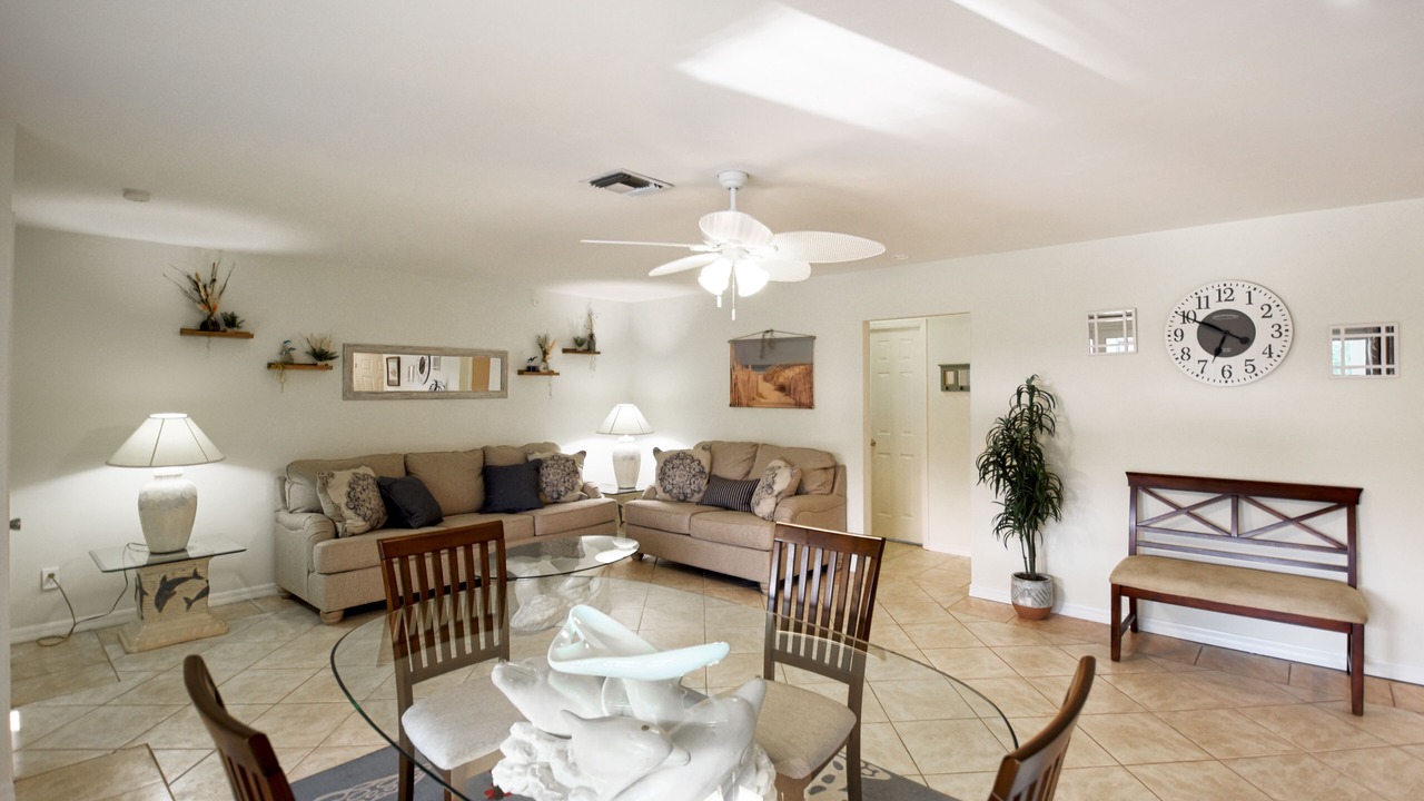 Photo of Livingroom in Fort Myers Shores