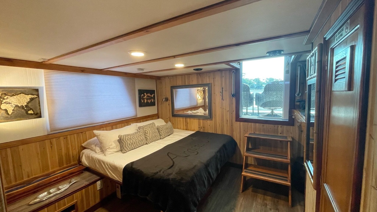Photo of Bedroom in Springs at Kings Bay