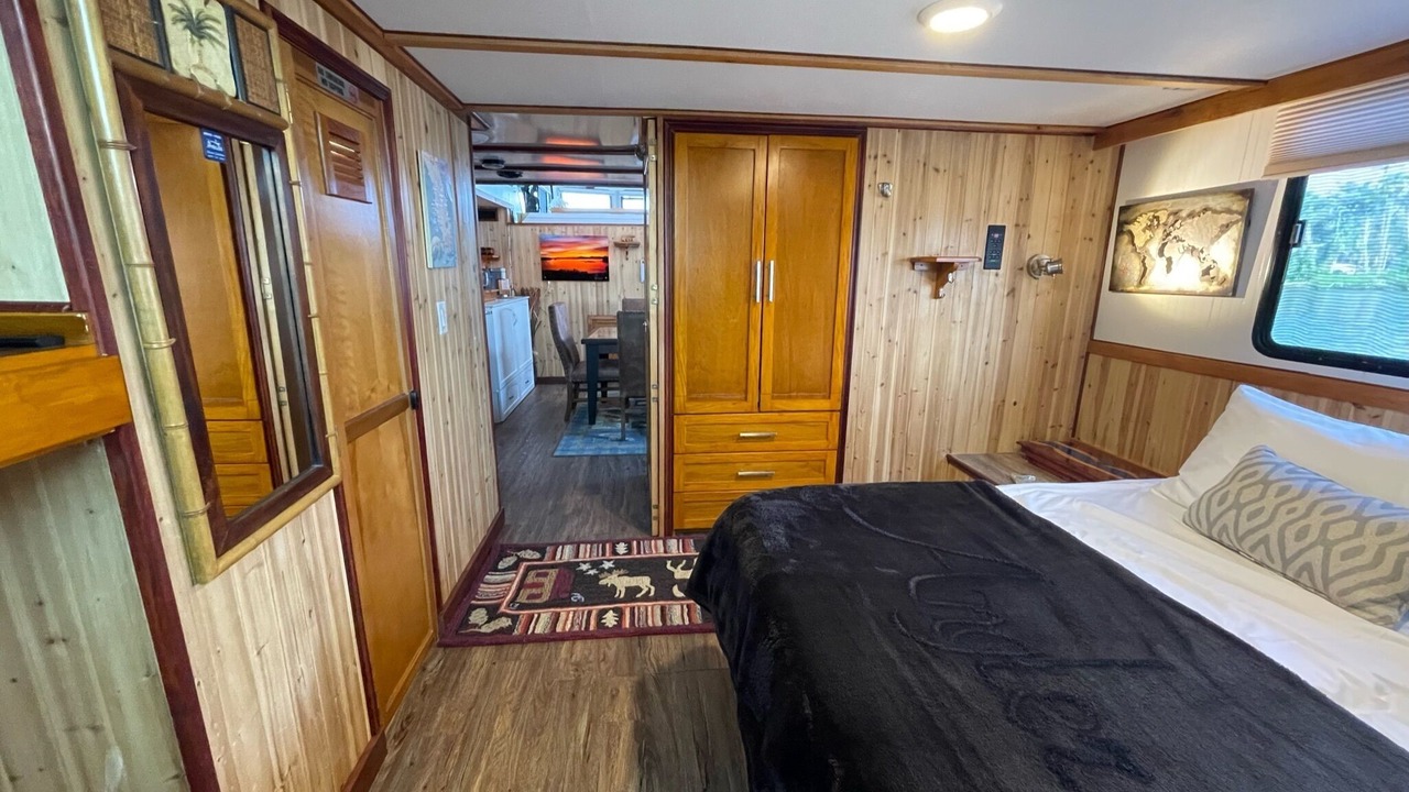Photo of Bedroom in Springs at Kings Bay